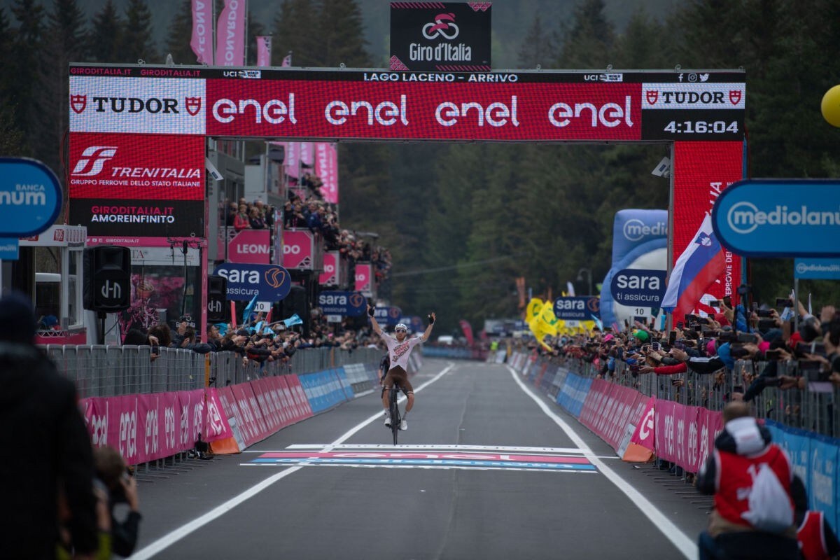 Il Giro d'Italia visto da un motociclista